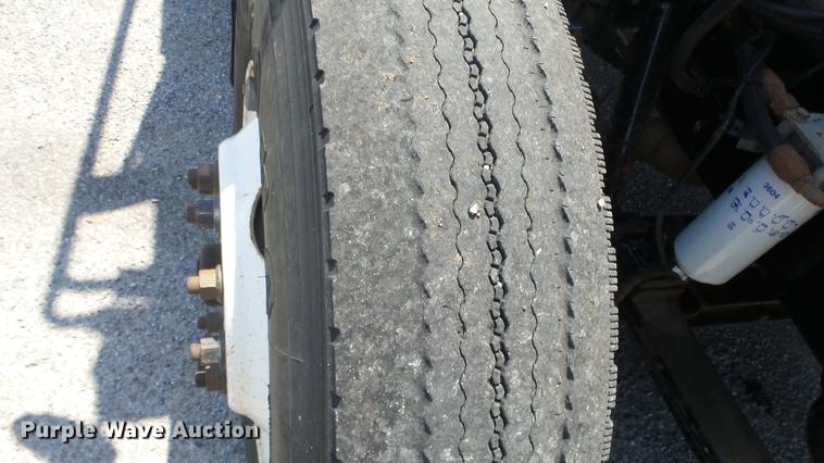 image for item DE7159 2008 Peterbilt 335 dump truck