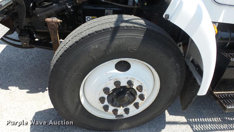 image for item DE7159 2008 Peterbilt 335 dump truck