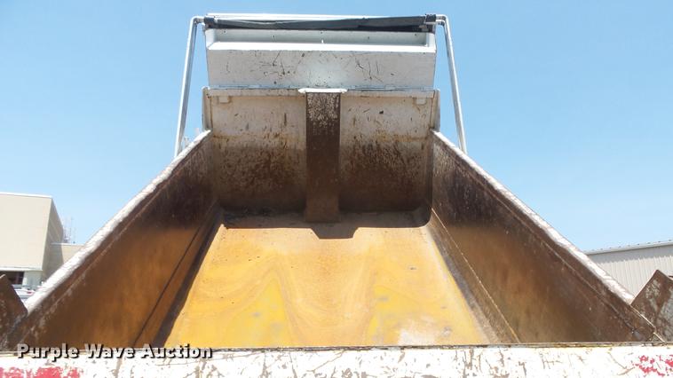 image for item DE7159 2008 Peterbilt 335 dump truck