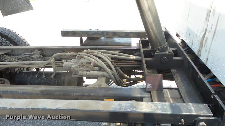 image for item DE7159 2008 Peterbilt 335 dump truck