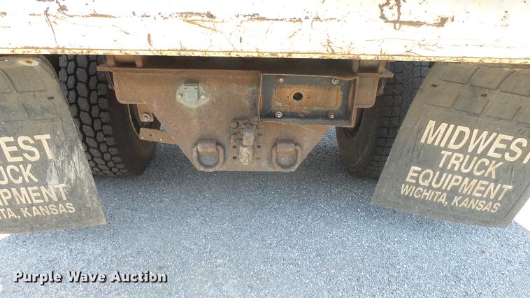 image for item DE7159 2008 Peterbilt 335 dump truck