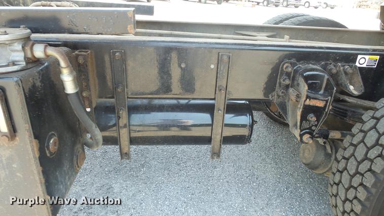 image for item DE7159 2008 Peterbilt 335 dump truck