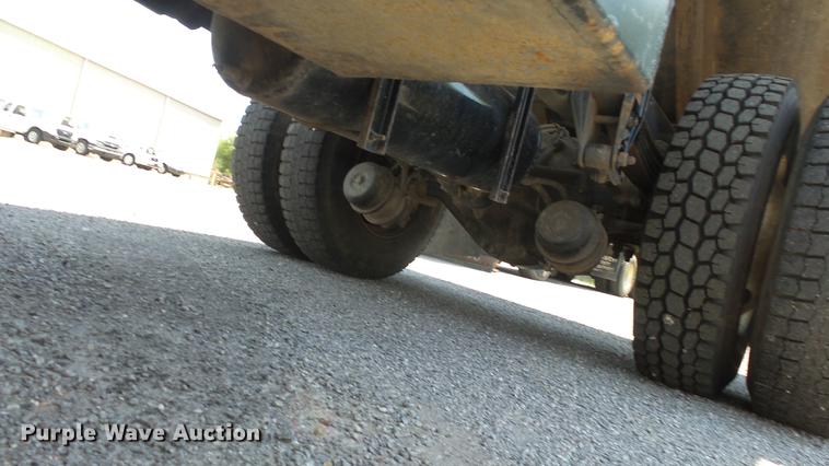 image for item DE7159 2008 Peterbilt 335 dump truck