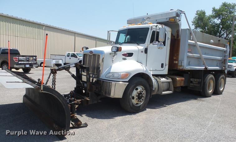 image for item DE7161 2005 Peterbilt 335 dump truck