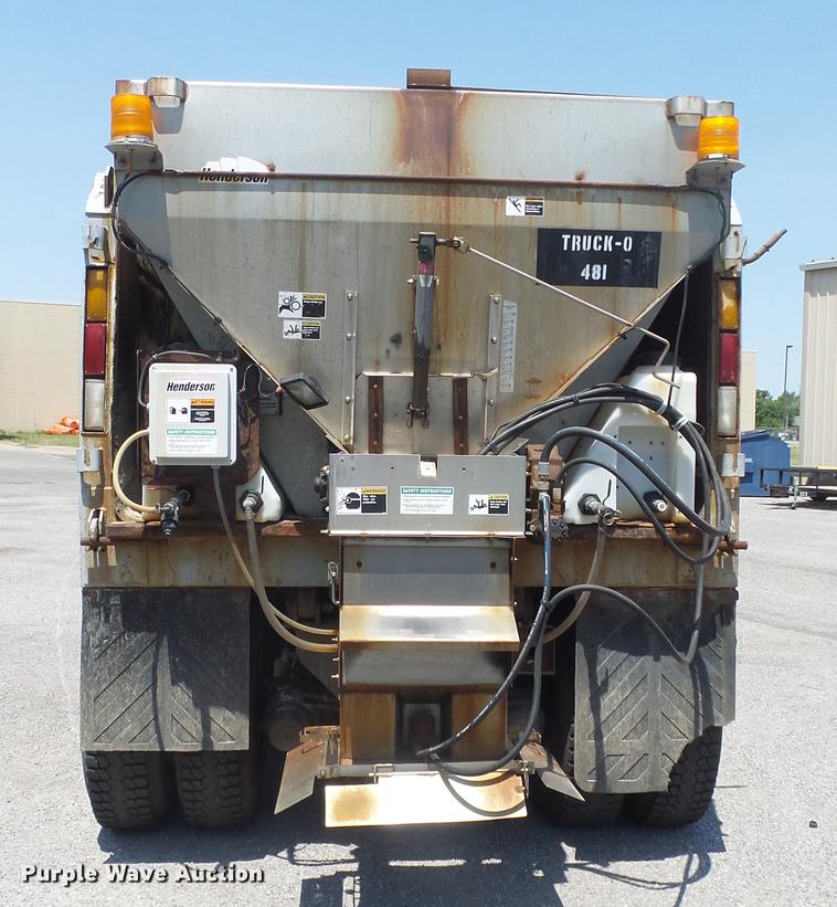 image for item DE7161 2005 Peterbilt 335 dump truck