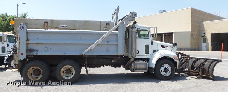image for item DE7161 2005 Peterbilt 335 dump truck