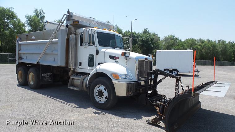 image for item DE7161 2005 Peterbilt 335 dump truck