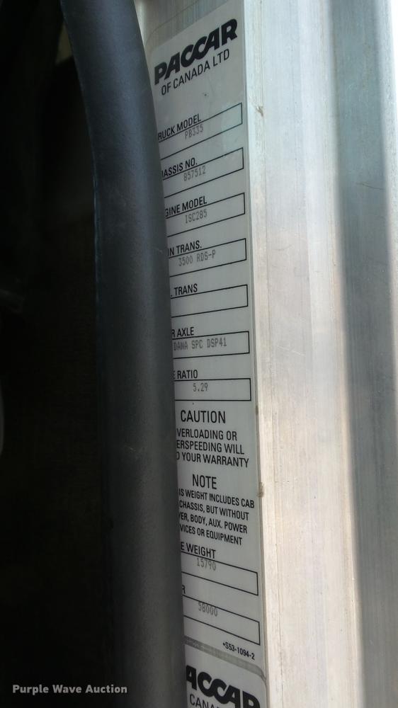 image for item DE7161 2005 Peterbilt 335 dump truck