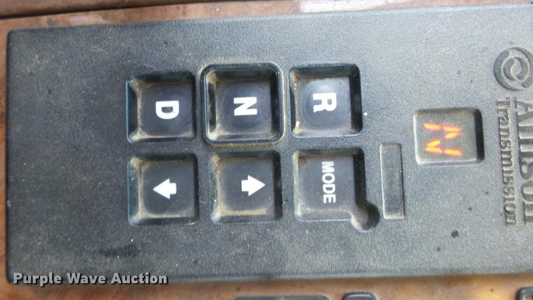 image for item DE7161 2005 Peterbilt 335 dump truck