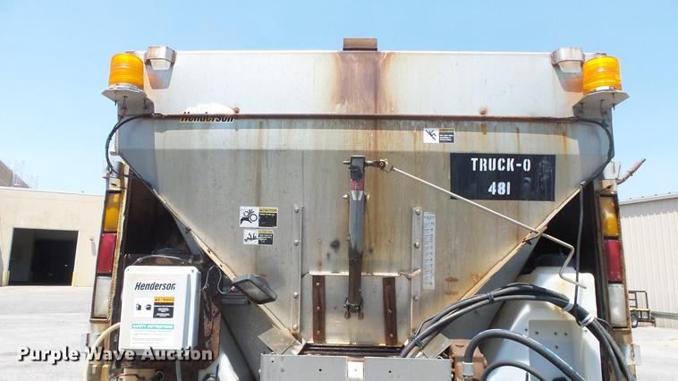 image for item DE7161 2005 Peterbilt 335 dump truck