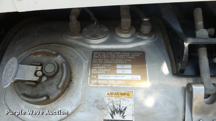 image for item DE7161 2005 Peterbilt 335 dump truck