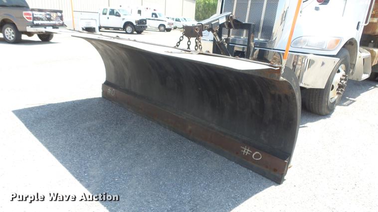 image for item DE7161 2005 Peterbilt 335 dump truck