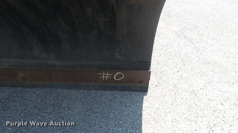 image for item DE7161 2005 Peterbilt 335 dump truck