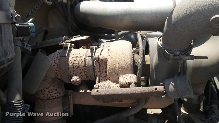 image for item DE7161 2005 Peterbilt 335 dump truck