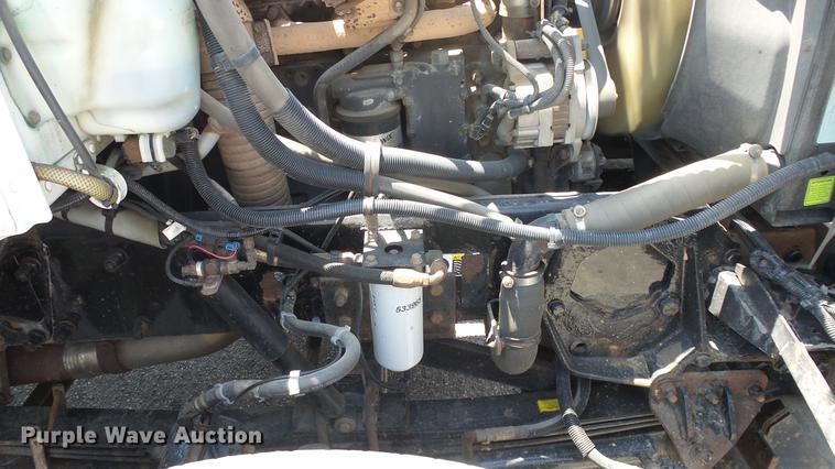 image for item DE7161 2005 Peterbilt 335 dump truck