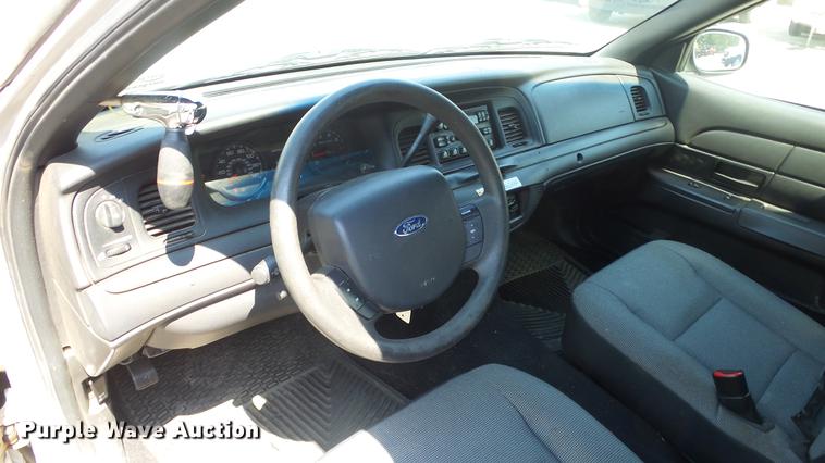 image for item DE7170 2006 Ford Crown Victoria Police Interceptor