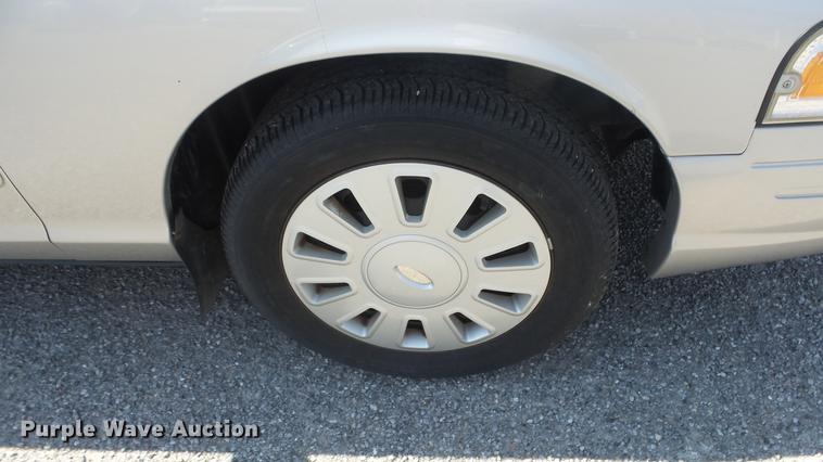 image for item DE7170 2006 Ford Crown Victoria Police Interceptor