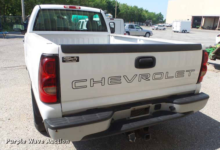 image for item DE7171 2006 Chevrolet Silverado 1500 pickup truck
