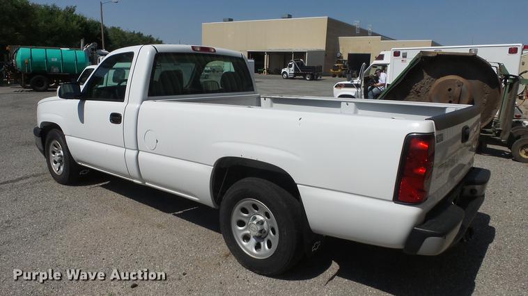 image for item DE7171 2006 Chevrolet Silverado 1500 pickup truck