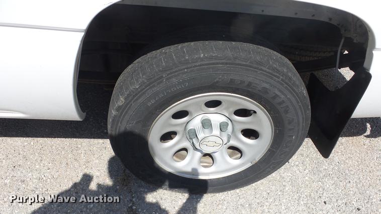 image for item DE7171 2006 Chevrolet Silverado 1500 pickup truck