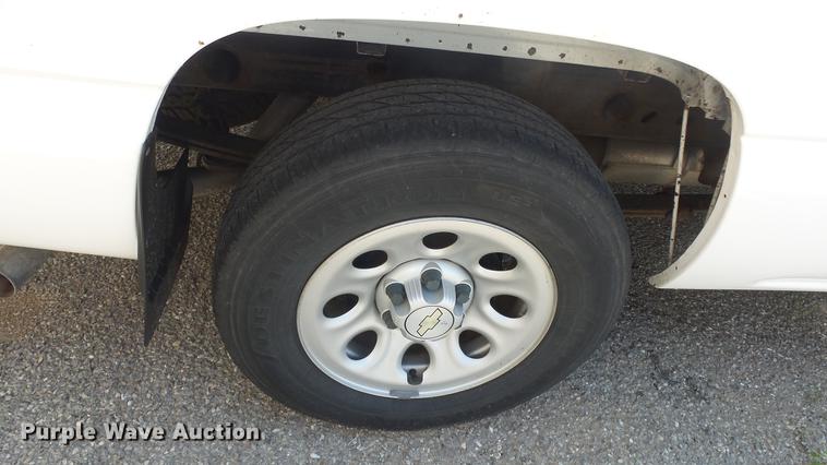 image for item DE7171 2006 Chevrolet Silverado 1500 pickup truck