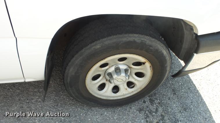 image for item DE7171 2006 Chevrolet Silverado 1500 pickup truck