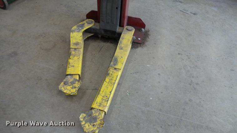 image for item DT9064 Challenger two post vehicle lift