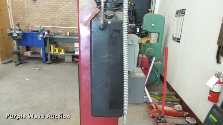 image for item DT9064 Challenger two post vehicle lift