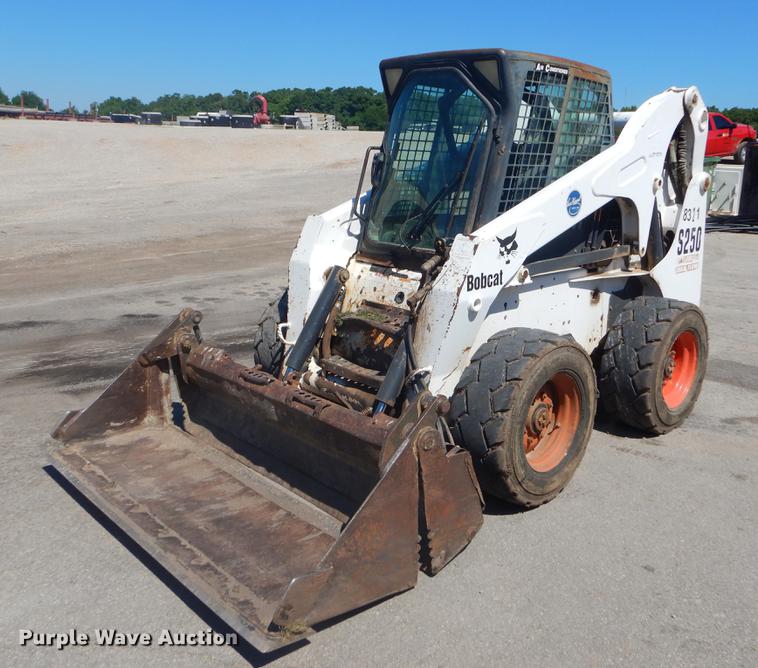 image for item EI9224 2003 Bobcat S250 skid steer