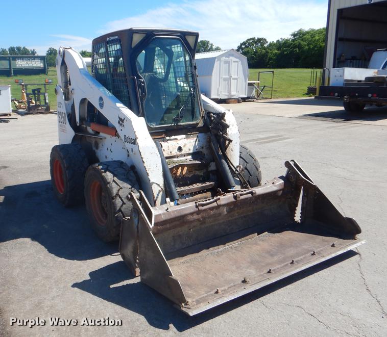 image for item EI9224 2003 Bobcat S250 skid steer