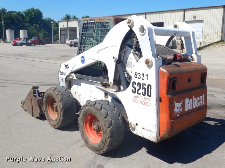 image for item EI9224 2003 Bobcat S250 skid steer