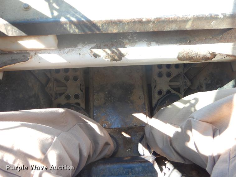 image for item EI9224 2003 Bobcat S250 skid steer