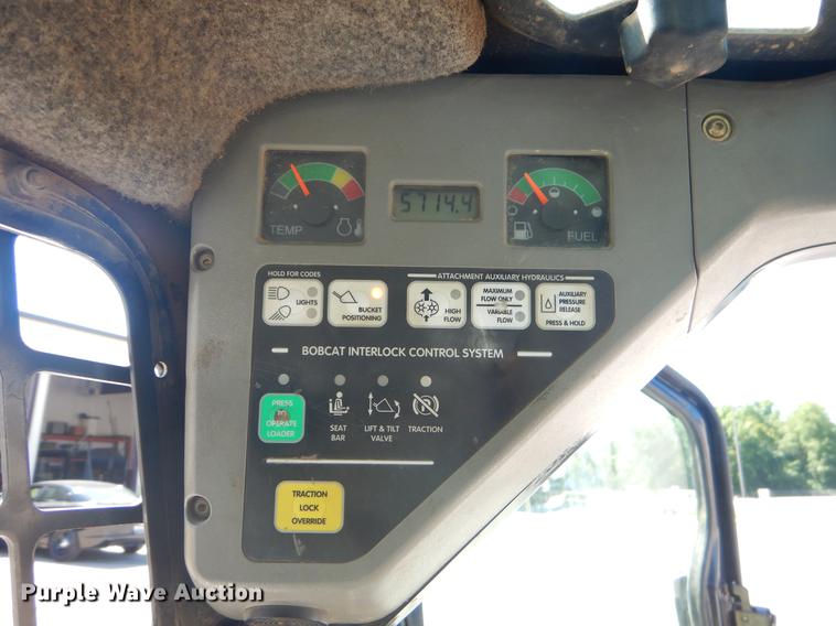 image for item EI9224 2003 Bobcat S250 skid steer