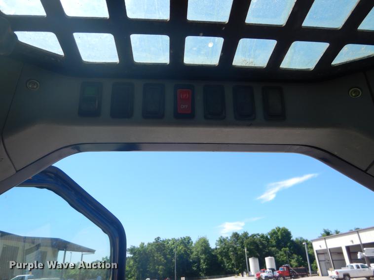 image for item EI9224 2003 Bobcat S250 skid steer