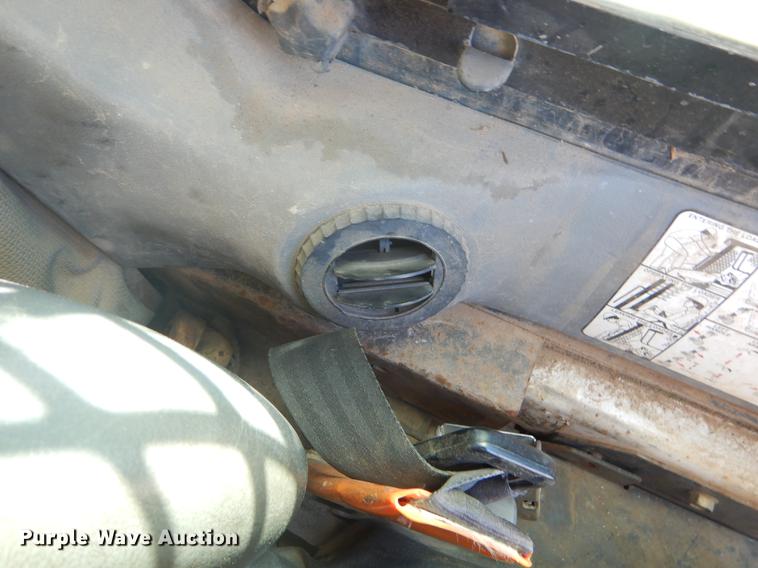 image for item EI9224 2003 Bobcat S250 skid steer