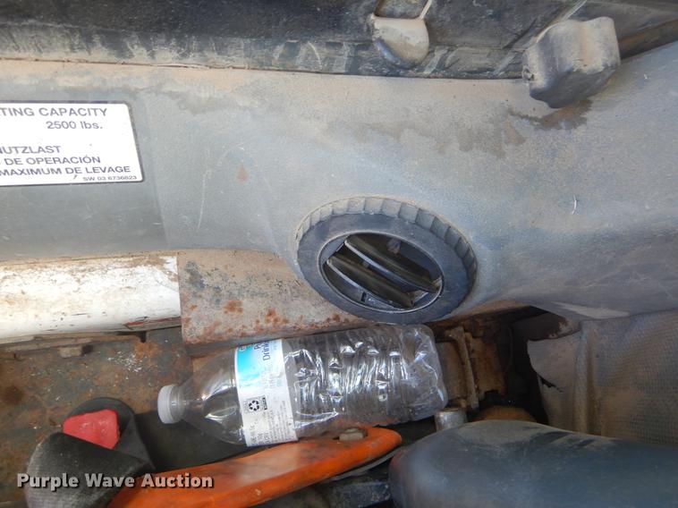 image for item EI9224 2003 Bobcat S250 skid steer