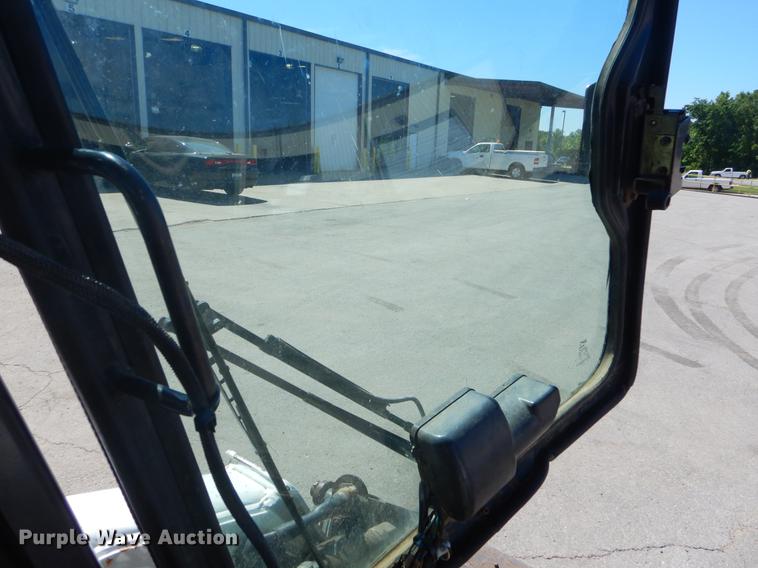 image for item EI9224 2003 Bobcat S250 skid steer