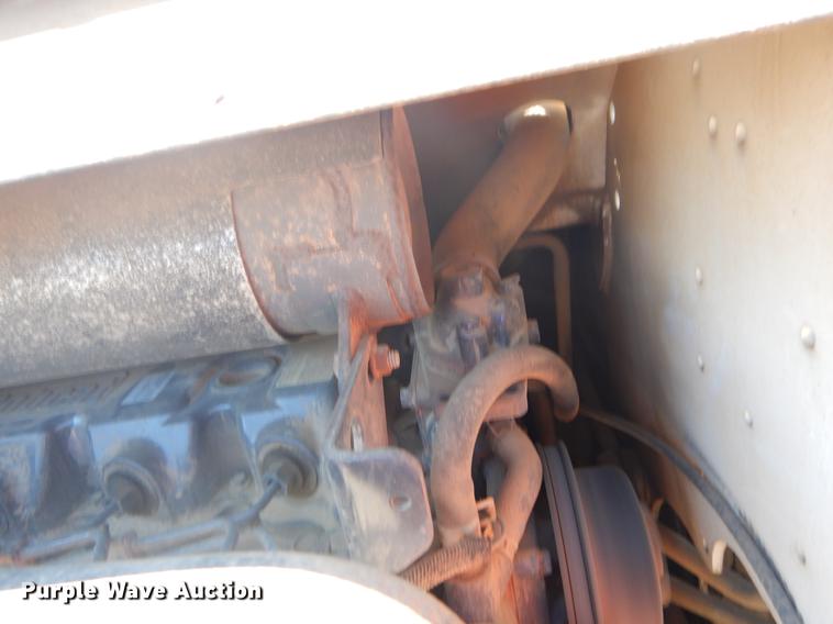 image for item EI9224 2003 Bobcat S250 skid steer