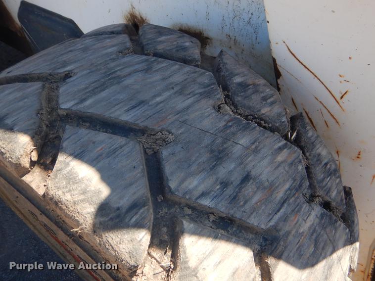 image for item EI9224 2003 Bobcat S250 skid steer