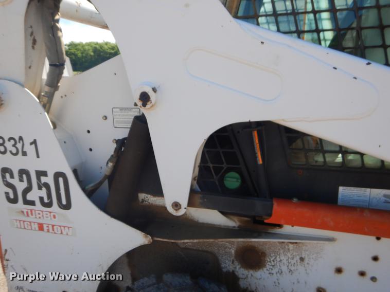 image for item EI9224 2003 Bobcat S250 skid steer