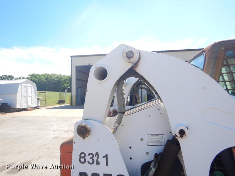 image for item EI9224 2003 Bobcat S250 skid steer
