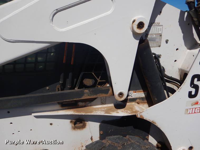 image for item EI9224 2003 Bobcat S250 skid steer