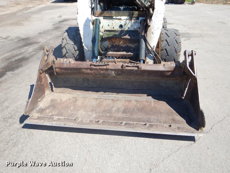 image for item EI9224 2003 Bobcat S250 skid steer