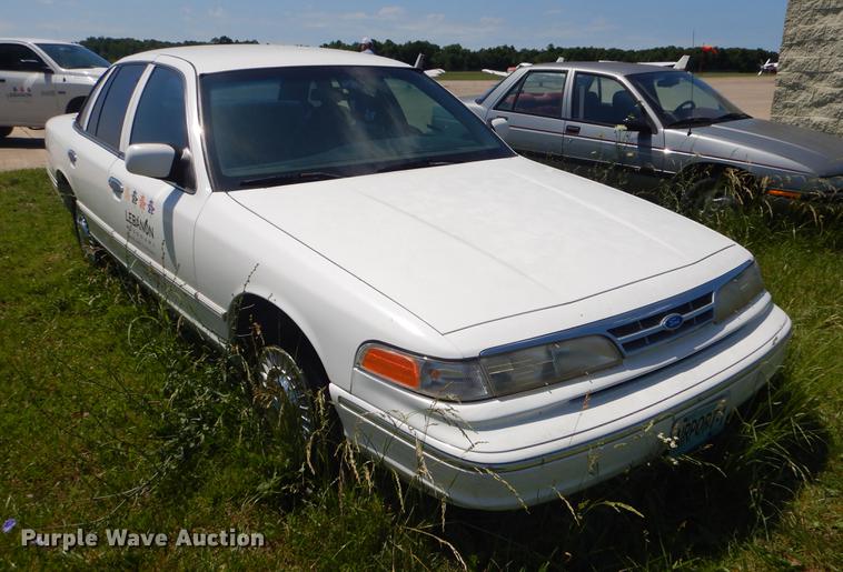image for item EI9236 1996 Ford Crown Victoria Police Interceptor