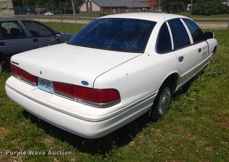 image for item EI9236 1996 Ford Crown Victoria Police Interceptor