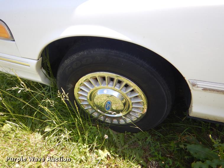 image for item EI9236 1996 Ford Crown Victoria Police Interceptor