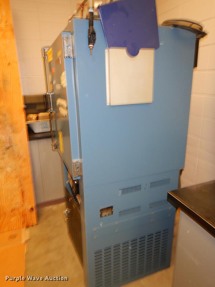 image for item EI9240 Blue M V0-19C vacuum oven