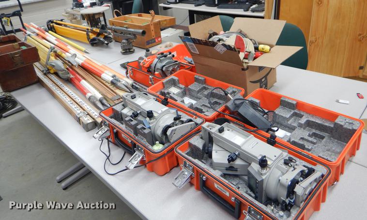 image for item EI9242 Surveying equipment