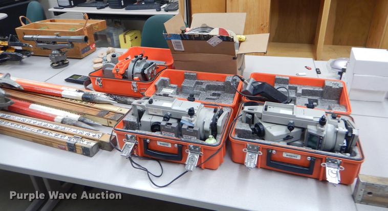 image for item EI9242 Surveying equipment
