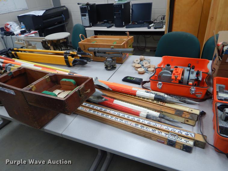 image for item EI9242 Surveying equipment